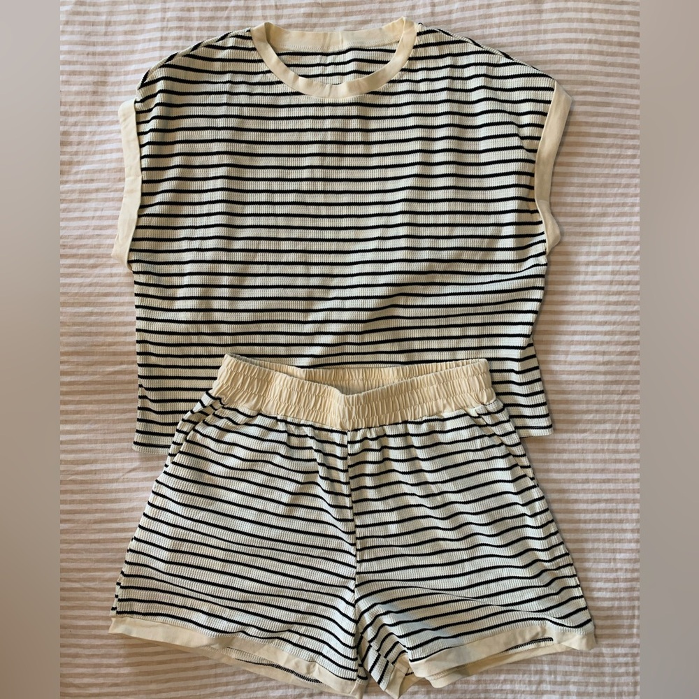 Striped two-piece lounge set